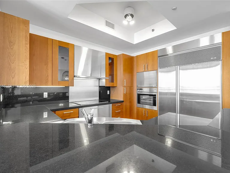 100 S Pointe Dr #1608 — Photo 13