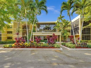16200 Golf Club Rd APT 204, Weston, FL 33326