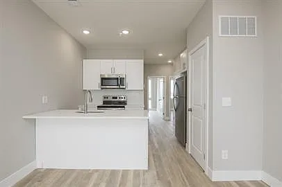 2207 N Broad St — Photo 25