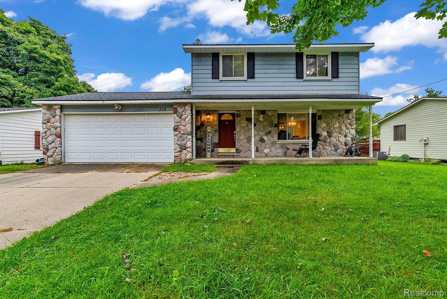 310 Airport Dr photo 1
