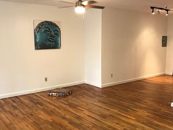 3rd image of 635 C St APT 200
