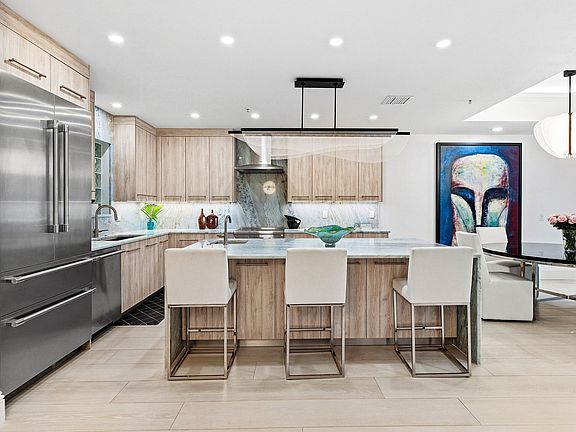 4th image of 122 SE 6th Avenue #3