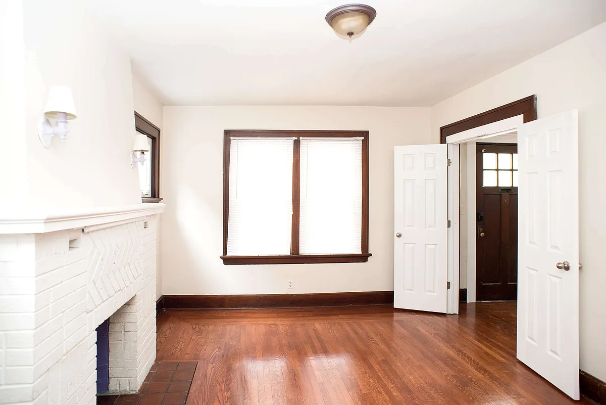 Bedroom - 2350 Chickasaw St
