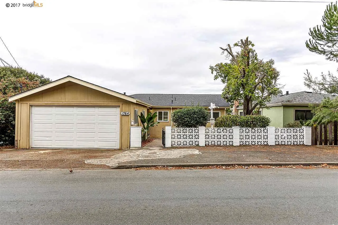 1764 E St photo 1