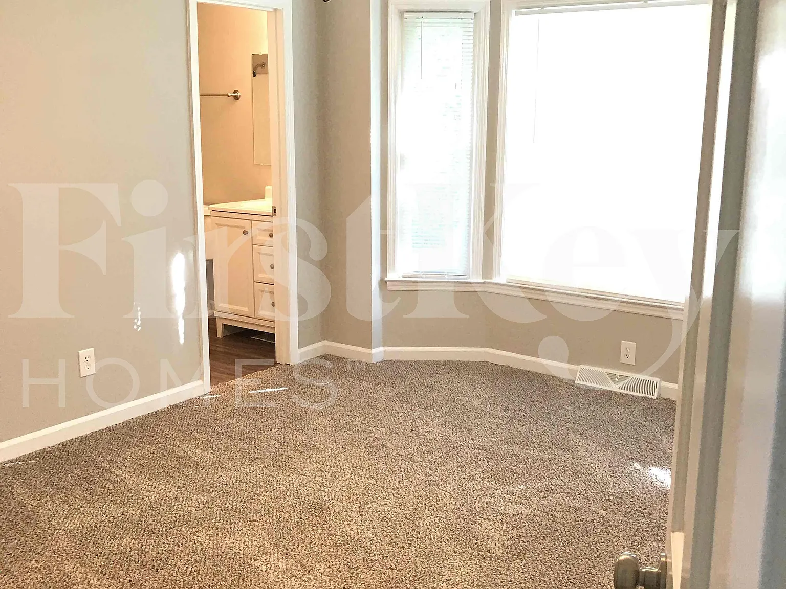 3 bed, 2.0 bath, 1435 sqft, $2,165 — Photo 3