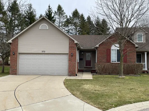 372 Woodfield Square Ln, Brighton, MI 48116