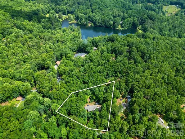 144 Lakeland Dr, Pisgah Forest, NC 28768