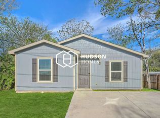 907 Liberty Ave, Seguin, TX 78155