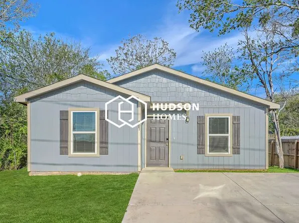 907 Liberty Ave, Seguin, TX 78155