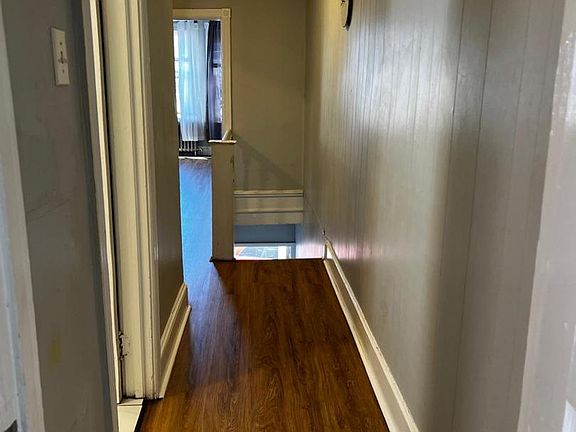 2nd image of 4812 Oxford Ave