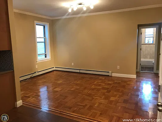 Rented by Realty 2000 Corp | media 4
