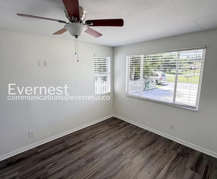 1915 W Orient St — Photo 20
