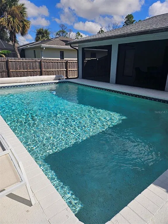 3 bed, 2.0 bath, 1534 sqft, $4,300 — Photo 2