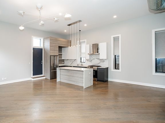 5th image of 1436 W Blackhawk St #101