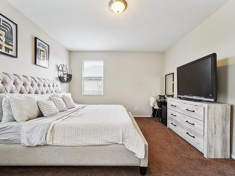 166 Gem Way — Photo 32