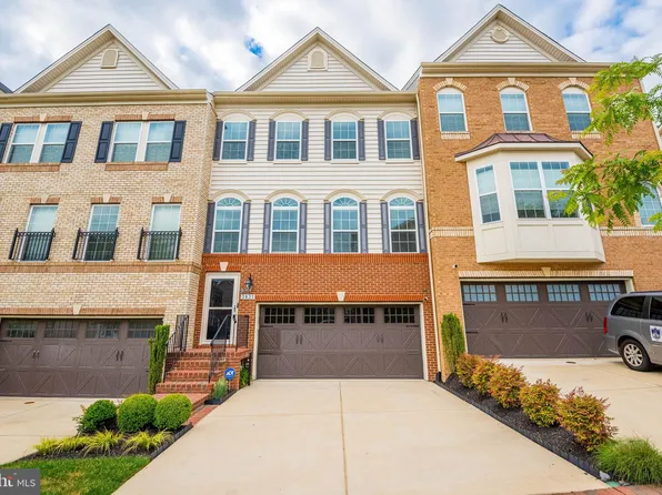 3831 Pentland Hills Dr, Upper Marlboro, MD 20774