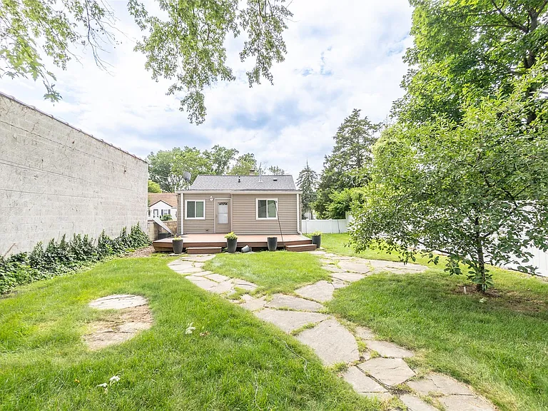 2742 Inman St — Photo 19