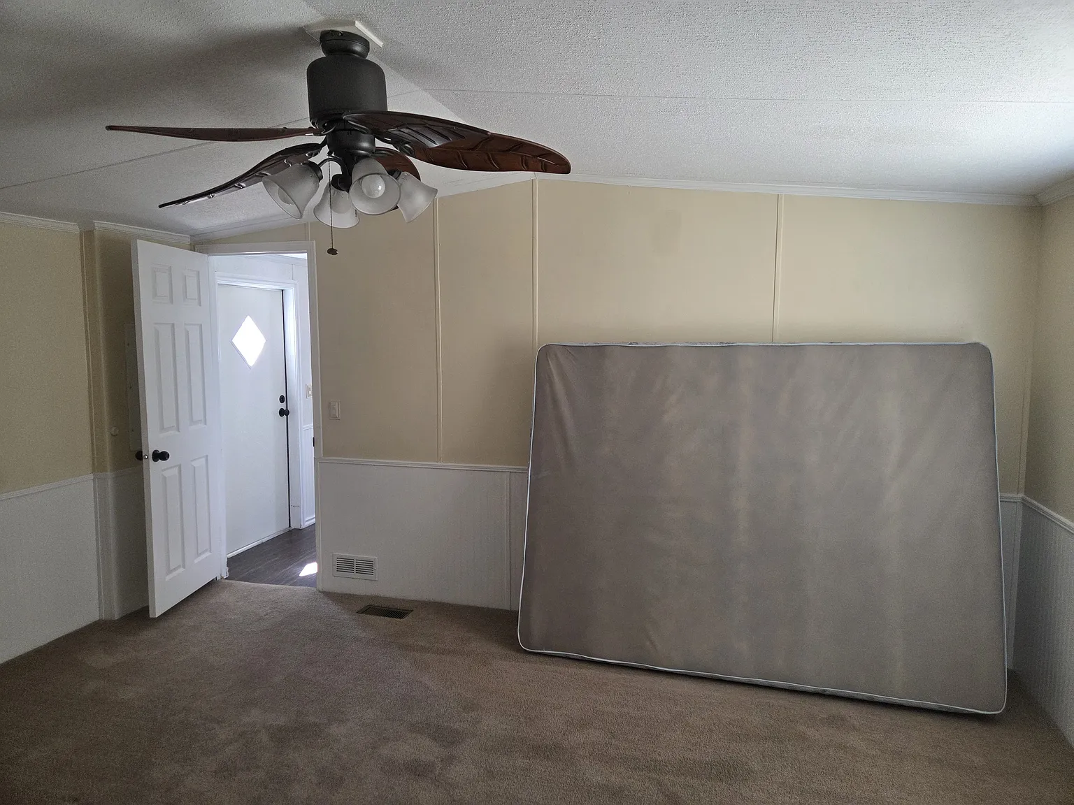 3 bed, 1216 sqft, $1,800 — Photo 3