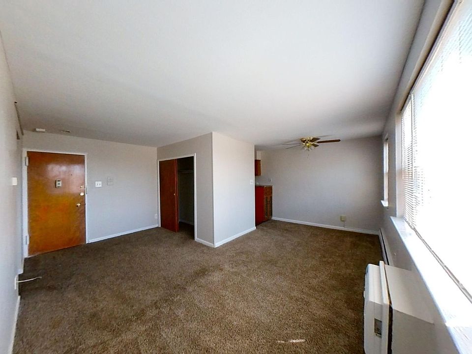 2nd image of 2121 Glendale Ave #304