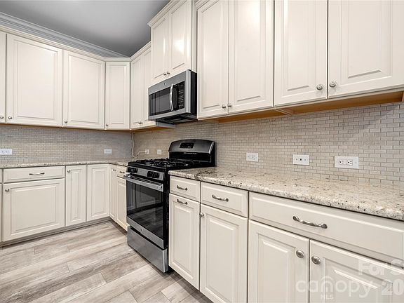 5th image of 904 Ospre Ln