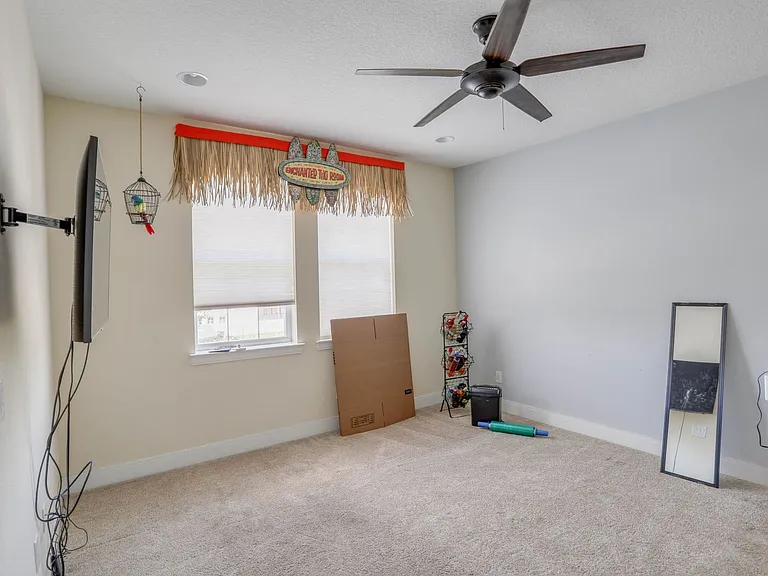 510 Captiva Dr — Photo 29