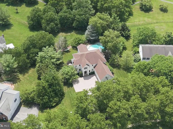 157 Christopher Dr, Princeton, NJ 08540