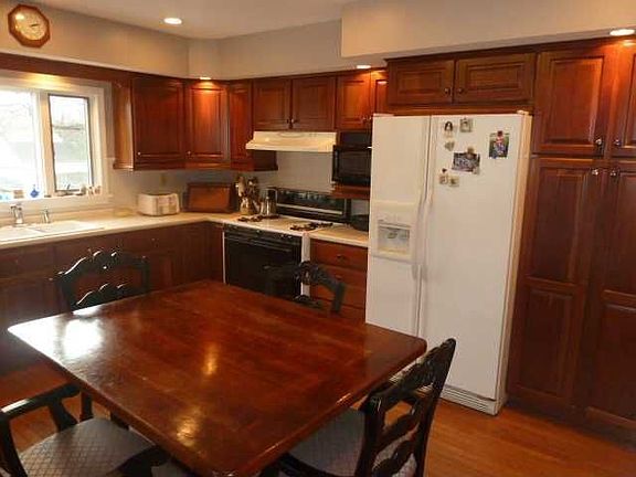 4th image of 149 Niagara St