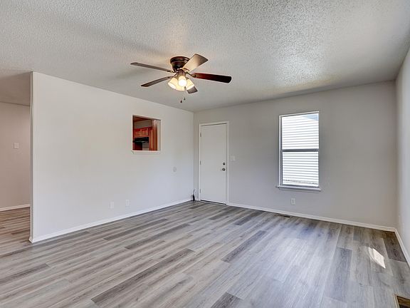4th image of 908 Jefferson Ave
