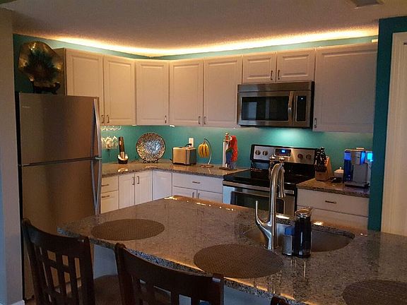 3rd image of 37 Santiago Ct