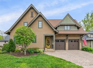 14 Chantilly Dr, Asheville, NC 28804