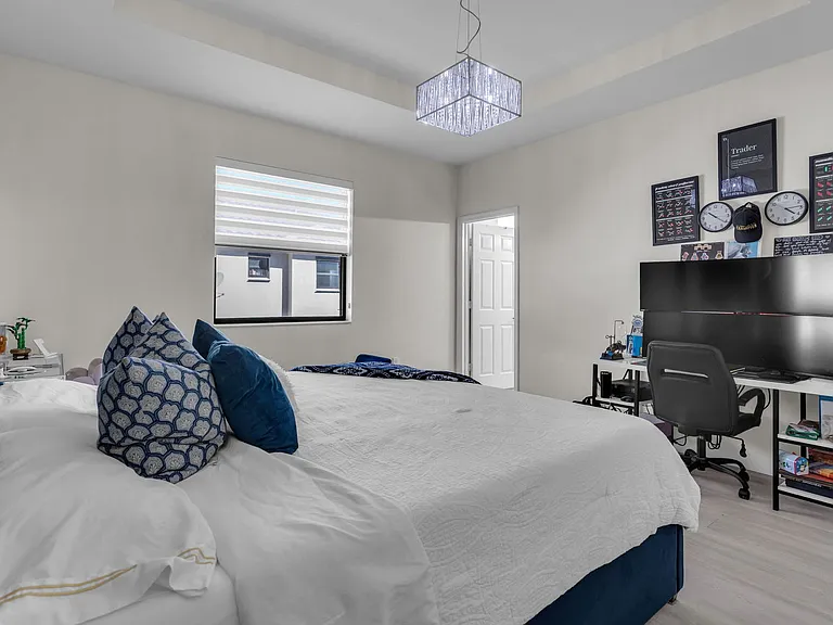 11413 SW 252nd St — Photo 25