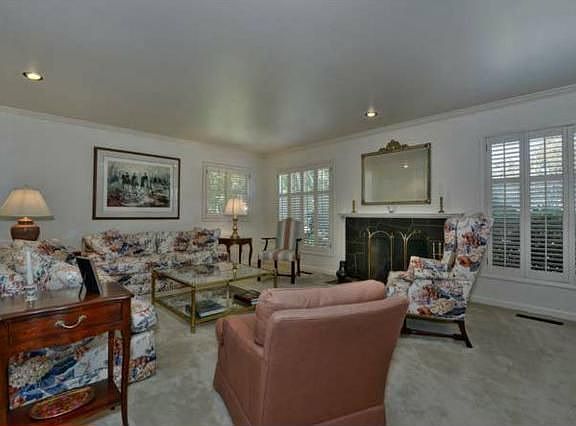 4th image of 140 Longmeadow Dr