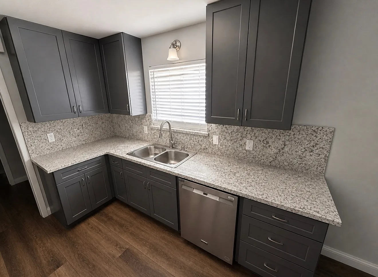 3 bed, 1947 sqft, $2,675 — Photo 3