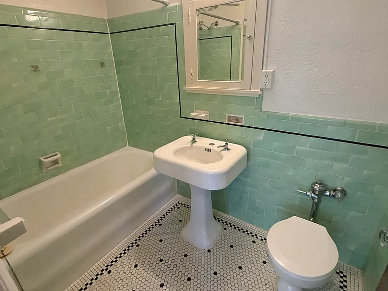 1275 N Washington St — Photo 1