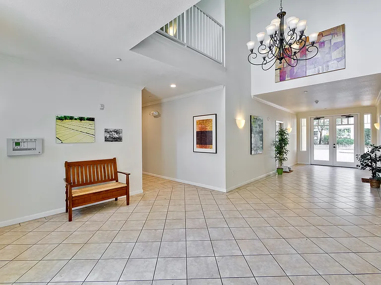 Encinal Place Apartments — Photo 6