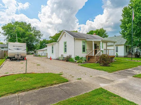 1311 Broadway St, Lincoln, IL 62656