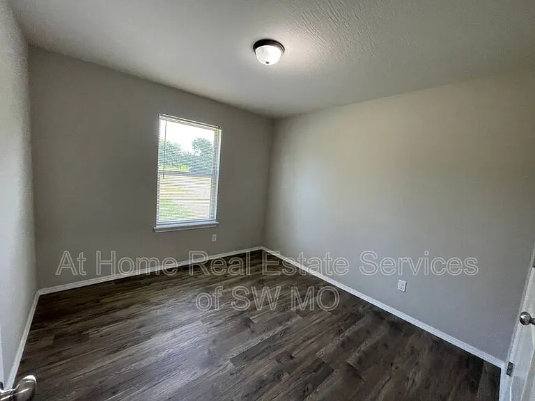 3862 W Linwood St — Photo 12
