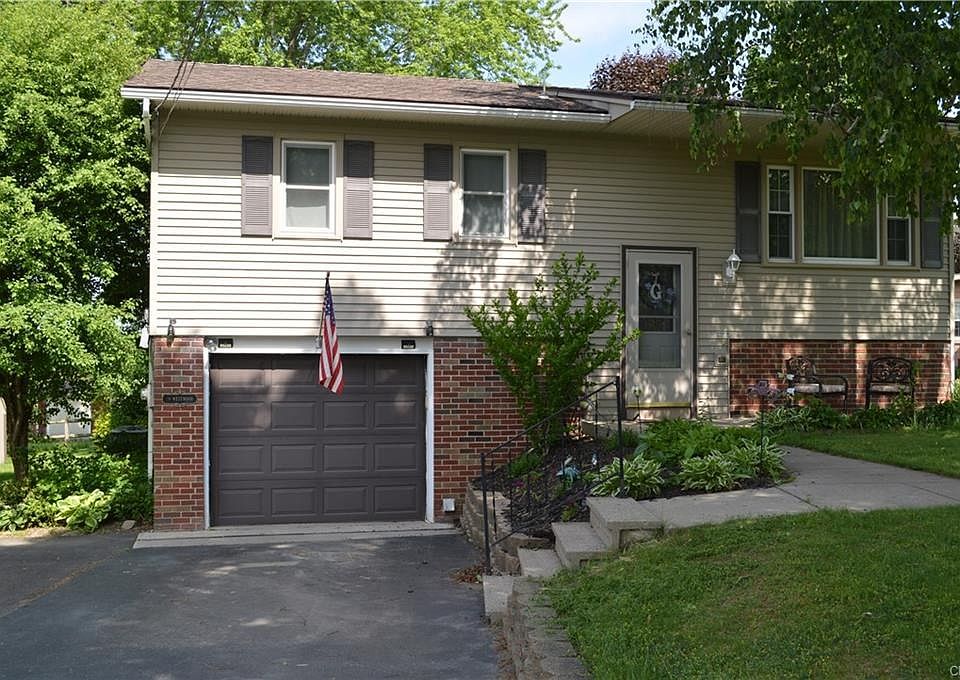 1st image of 19 Westwood Dr