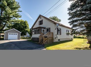 8 Tachereau Ave, Biddeford, ME 04005
