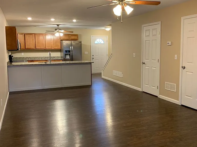 Graycliff Townhomes — Photo 25