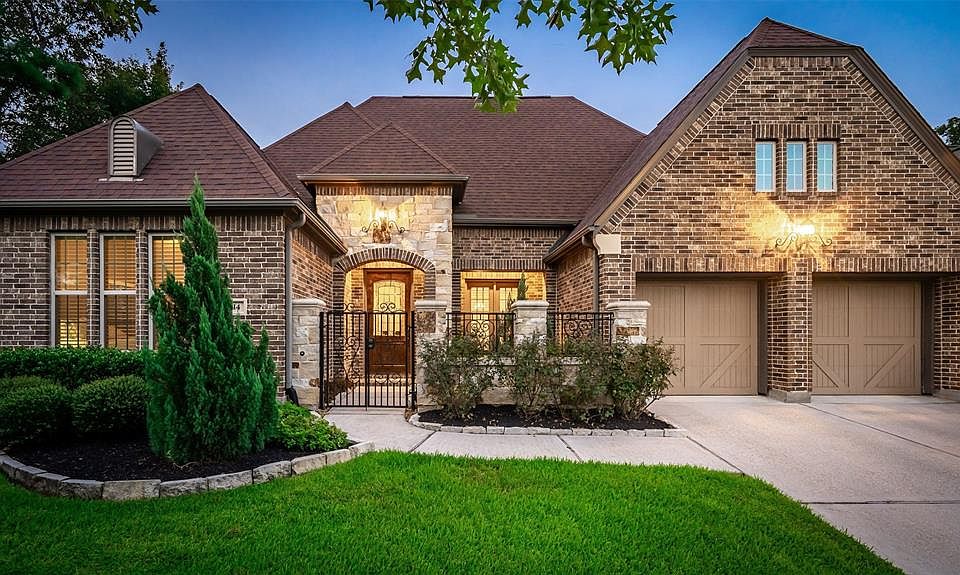 1st image of 114 Turnberry Ct