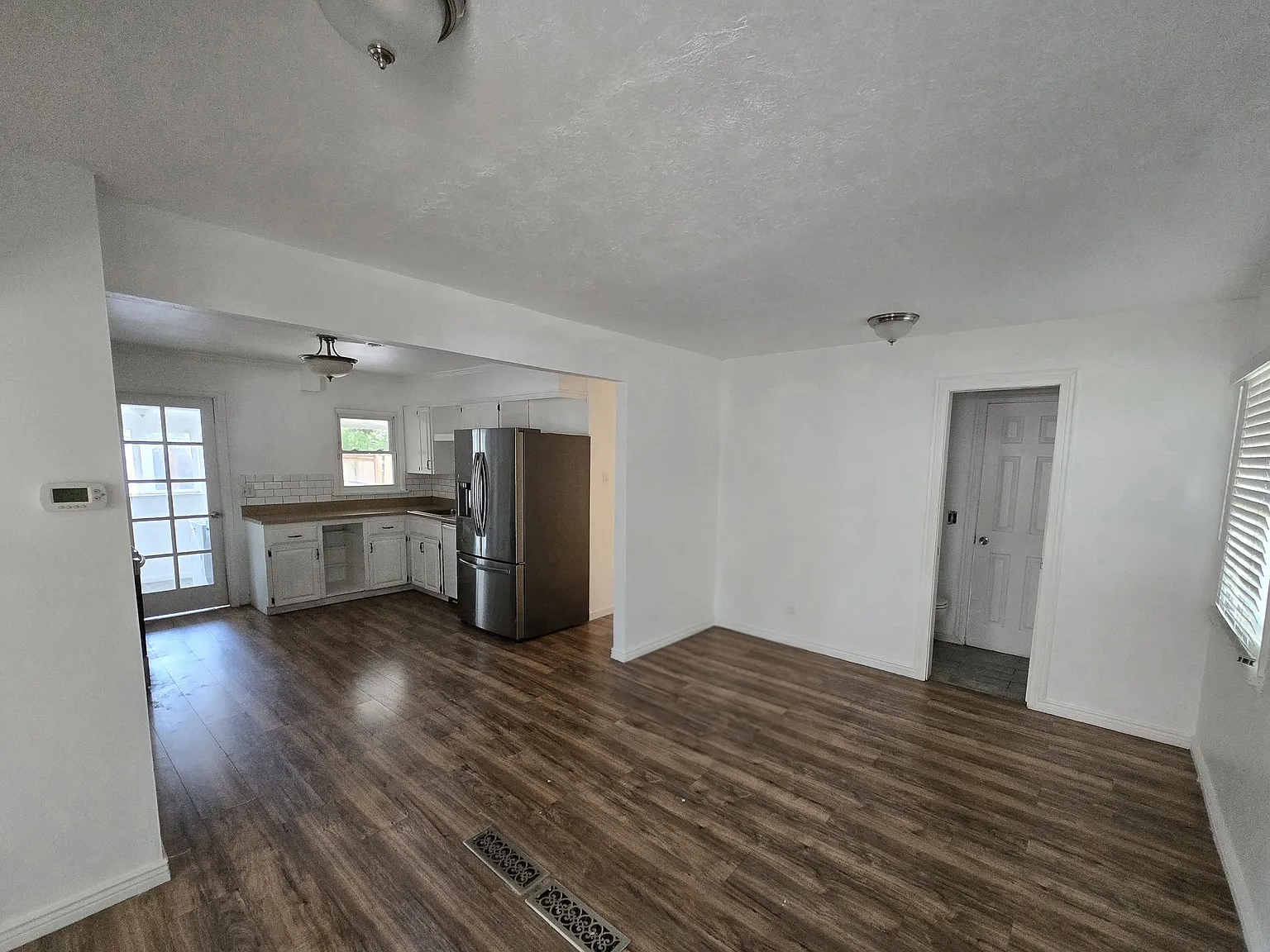 3 bed, 1.5 bath, 1250 sqft, $2,500 — Photo 2