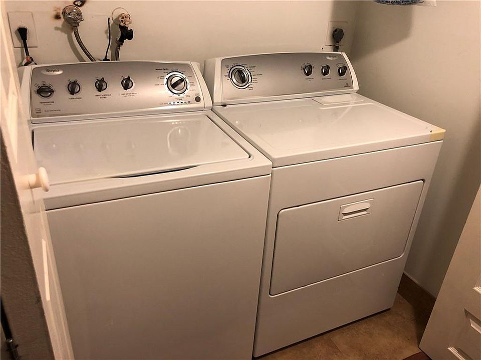 1st image of 402 N Laurel Dr