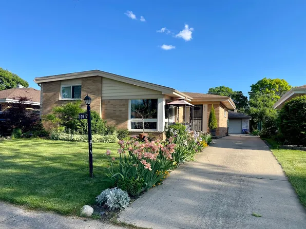 10917 Martindale Dr, Westchester, IL 60154