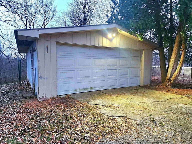 5550 Midland Rd — Photo 15