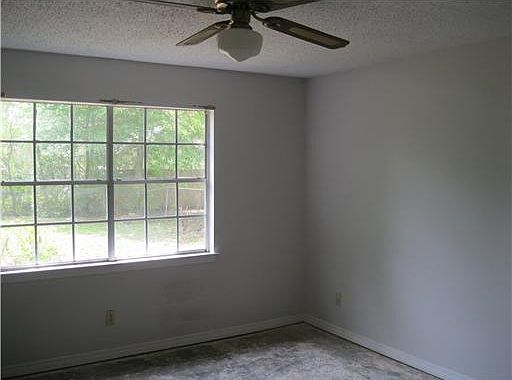 5th image of 120 Woodland Cres