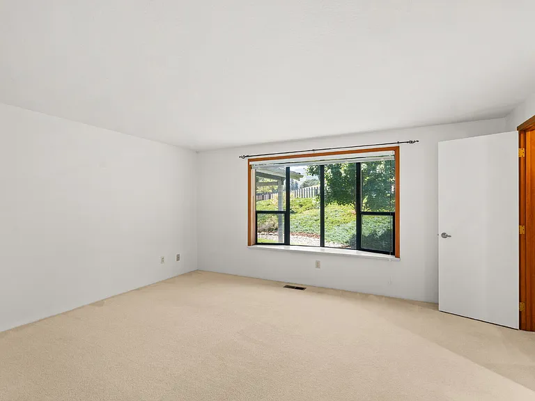 2890 Wedgewood Ln — Photo 23
