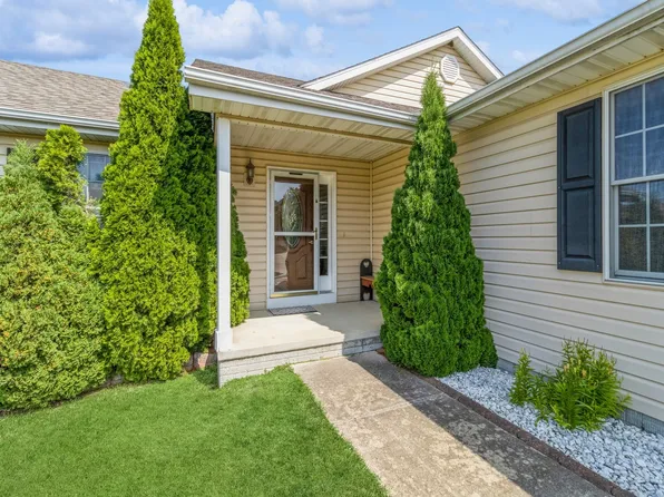 12303 Tanglewood Dr, Urbandale, IA 50323