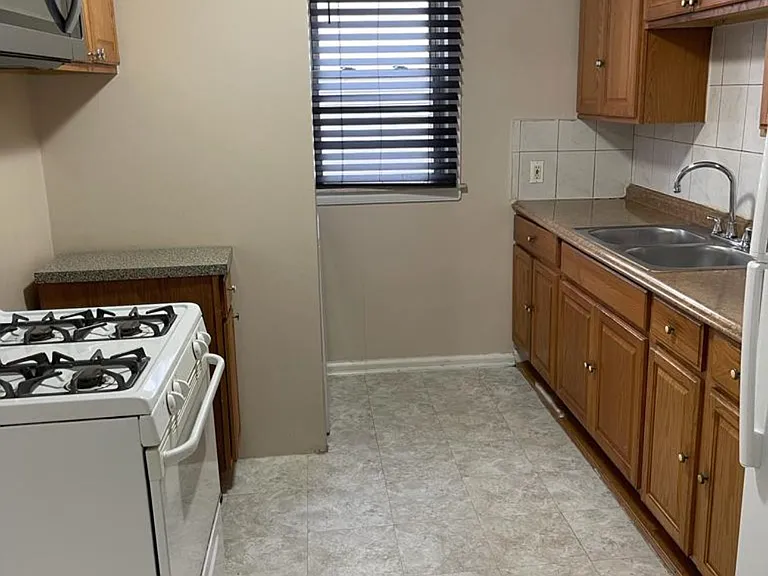 7048 Jonathon St — Photo 5