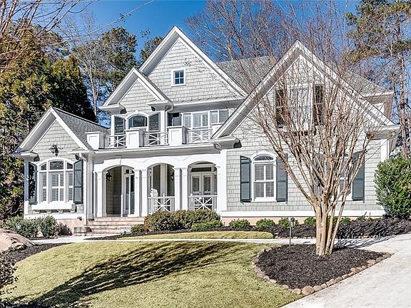4th image of 215 Quincy Ln